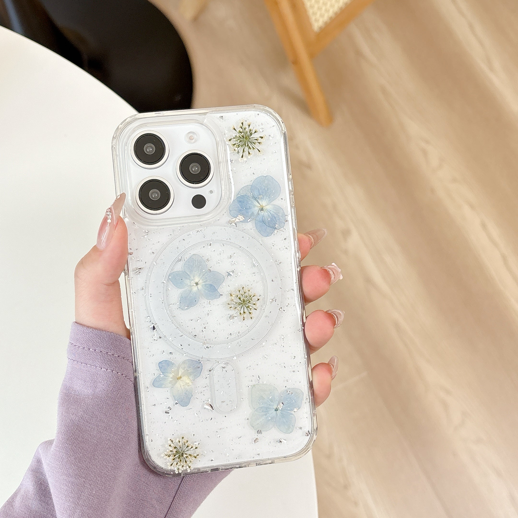 Clear MagSafe Case with Blue Daisy Flower Design